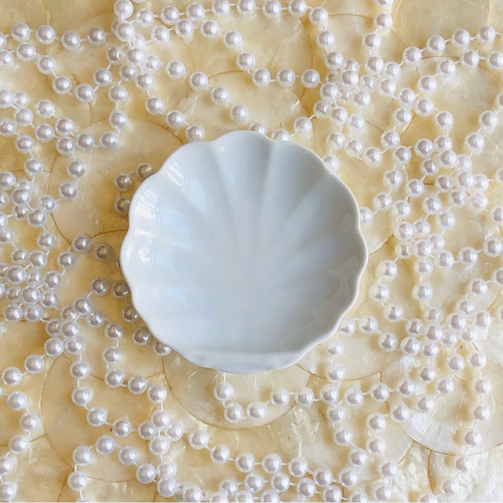 Vintage Lillian Vernon Scalloped Dish 1987